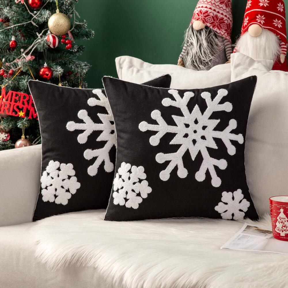 7172 Pack of 2 Christmas Decorative Snowflake Throw Pillow Covers Canvas